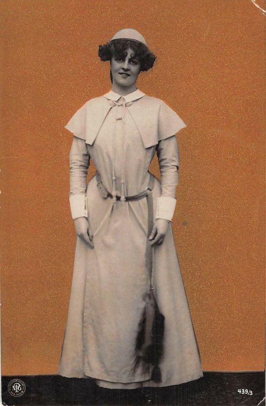 US3375 Woman in Traditional Costume, Dress Postcard fantasy collage germany