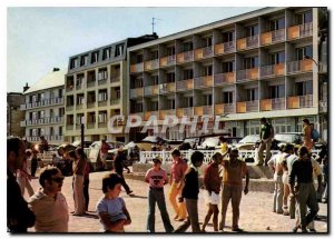 Postcard Modern Lake Sea Hotel and Residence Guynemer Petanque