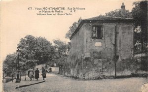 Lot293 montmartre  rue st vincent et maison de berlioz  france