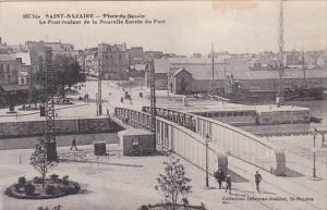 France Saint-Nazaire Place du Bassin Le Pont roulant de la Nouvelle Entree du...