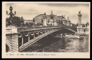 Paris - Le Pont Alexandre III, et le Grand Palais