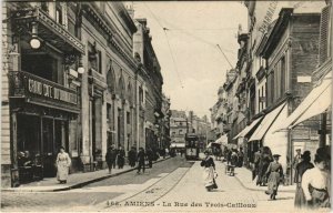 CPA AMIENS - La Rue des Trois-Cailloux (121044)