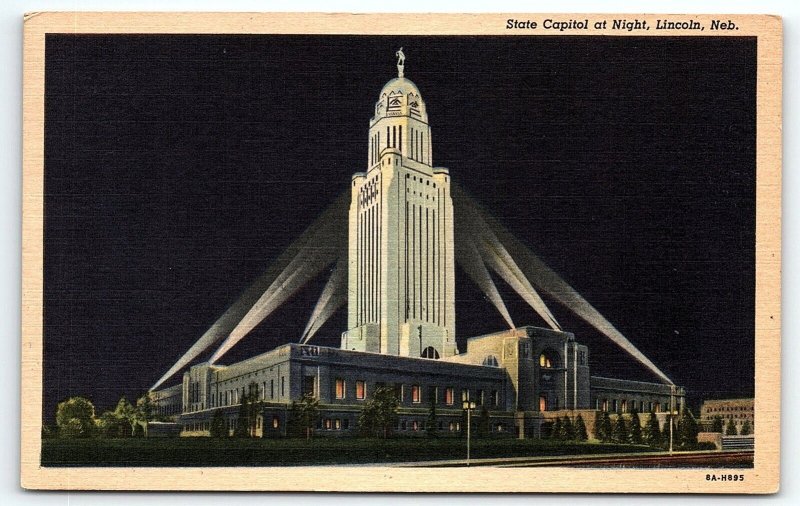 1940s LINCOLN NEBRASKA STATE CAPITOL AT NIGHT UNPOSTED LINEN POSTCARD 46-120