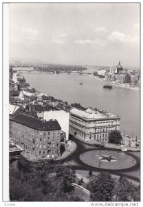 RP: BUDAPEST , Hungary , 40-50s  : River View