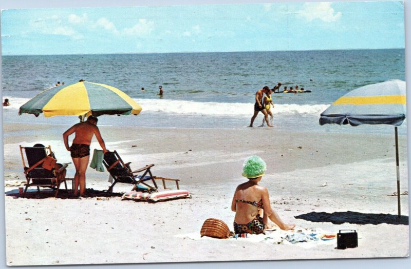 postcard South Carolina - Greetings from beautiful Myrtle Beach - Beach scene
