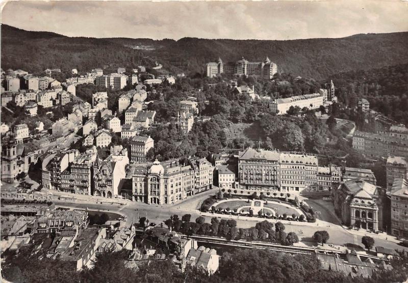 B67379 Karlovy Vary panorama  czech