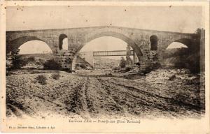 CPA Env. d'APT - PONT-JULIEN (477313)