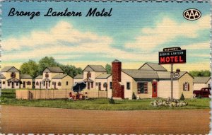 Yuma, CO Colorado  BRONZE LANTERN MOTEL~Ben Bushner  ROADSIDE  Linen Postcard