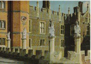 Middlesex Postcard - Hampton Court Palace - The West Front - Ref 13939A