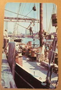  1952 USED POSTCARD - FISHING VESSEL UNLOADING RED SNAPPERS, PENSACOLA, FLORIDA 