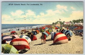 1950 FORT LAUDERDALE BEACH COLORFUL UMBRELLAS CABANAS VINTAGE LINEN POSTCARD