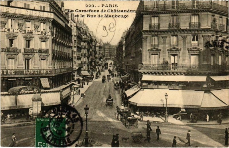 CPA PARIS 9e - Le Carrefour de Chateaudun et la Rue Maubeuge (77818)