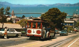 Vintage Postcard 1982 Cable Car Climbs Steep San Francisco Sailboats Navigate Ba