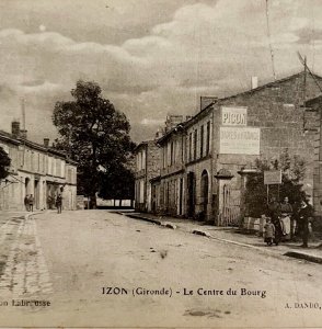 Bourg Center Street View City Of Izon France 1910s Postcard PCBG12B