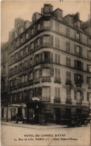 CPA PARIS 7e - La rue de Sévres (53658)