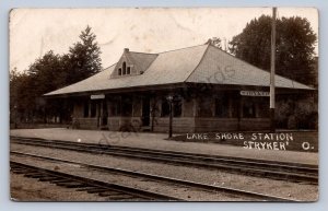 J87/ Stryker Ohio RPPC Postcard c1910 Lake Shore Railroad Depot 685