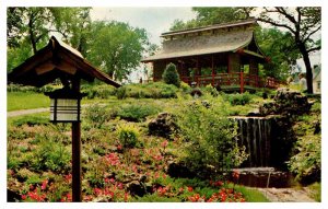 Postcard GARDEN SCENE Waterloo Iowa IA AQ5521