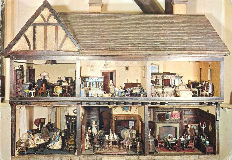 Postcard United Kingdom Great Britain warwaick doll museum tudor design house