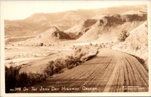 RPPC View On the John Day Highway OR Vintage Postcard V71