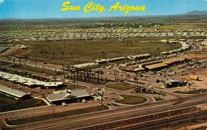 SUN CITY, Arizona AZ   HOMES & GOLF COURSE~Retirement Living BIRD'S EYE Postcard