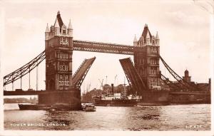 BR79410  the tower of london ship bateaux real photo   uk