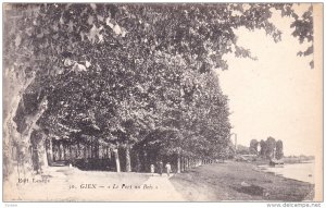 GIEN (Loiret) , France , 00-10s ; Le Port au bois