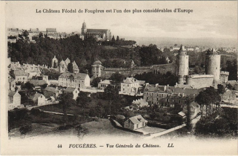 CPA Fougeres vue generale du Chateau (1237744)