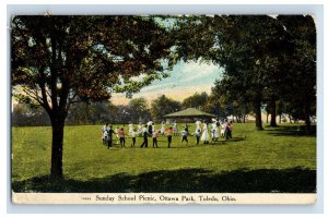 c1910 Sunday School Picnic, Ottowa Park, Toledo, Ohio. Postcard F184E