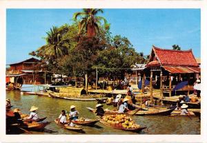 BR98943 floating market wat sai bangkok boat types folklore thailand 1