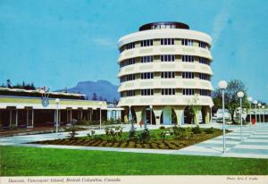 Duncan BC Provincial Government Building Unused Vintage Postcard D32