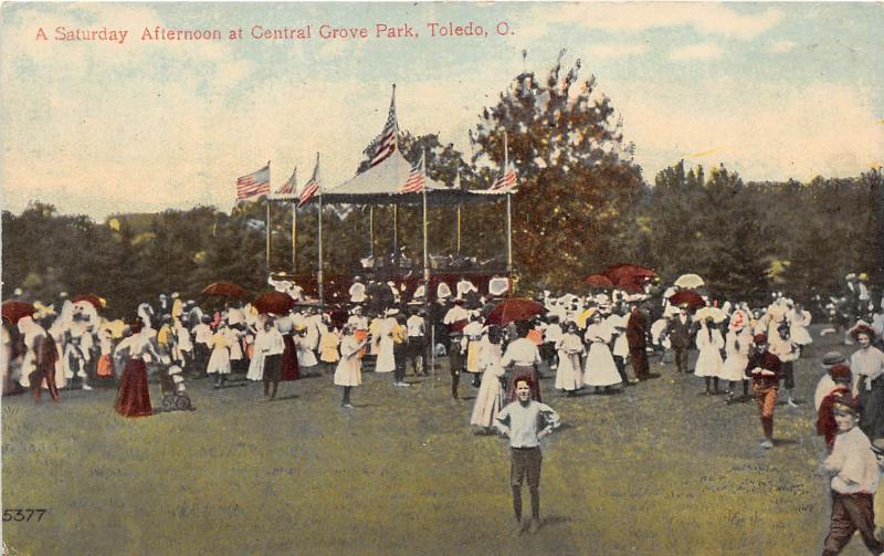 B44/ Toledo Ohio Postcard Lucas County c1910 Central Grove Park Crowd Pavilion