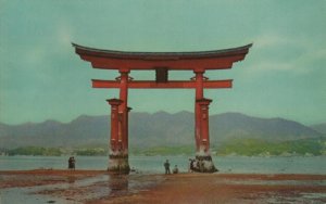 166-JP-ITS  The grand sacred archway of the  Itsukushima Shrine, Hiroshima, JP