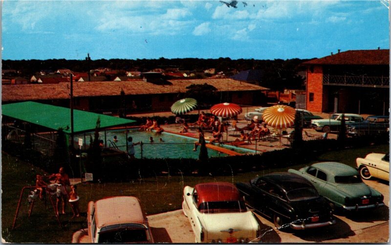 Postcard Texas Dallas El Sombrero Motor Courts Swimming Pool Classic Car 1955 V6