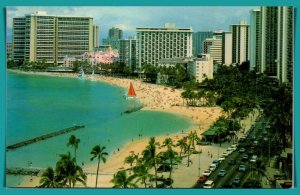 Hawaii, Honolulu - Royal Hawaiian Hotel & Kalakaua Avenue - [HI-110]