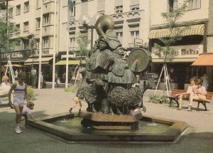 Luxembourg Puits Rouge Statue Roude Petz Postcard