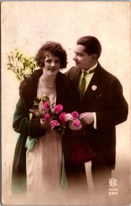 Victorian Romantic Couple Vintage RPPC C008