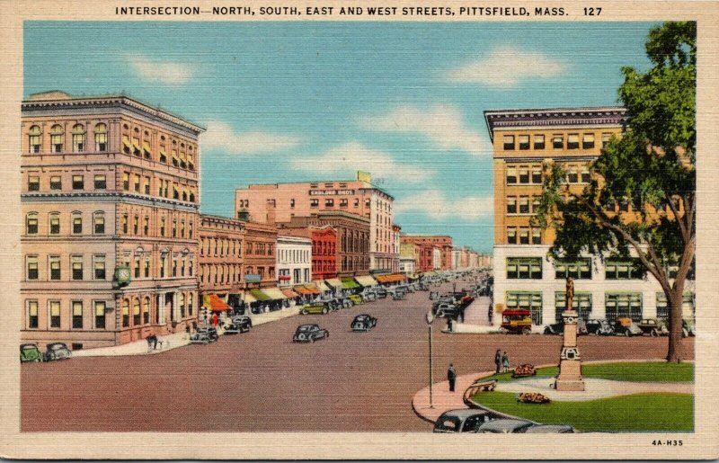 MA Pittsfield Massachusetts linen postcard STREET SCENE INTERSECTION UNPOSTED 