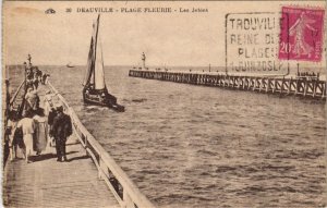 CPA DEAUVILLE Plage-Fleurie - Les Jetees (1225485)