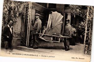 CPA BOURBON-l'ARCHAMBAULT - Chaise a Porteurs (263052)