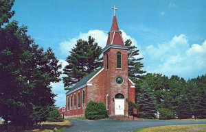 VINTAGE STANDARD SIZE POSTCARD ST. PATRICK'S ROMAN CATHOLIC CHURCH POND RD MAINE