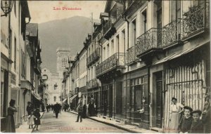 CPA LUCHON - La Rue de L'Hotel (142843)