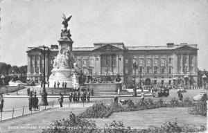 uk2822 buckingham palace and queen victoria london real photo uk
