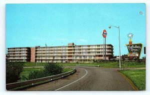 PETERSBURG, VA Virginia ~ HOLIDAY INN c1960s Roadside Postcard