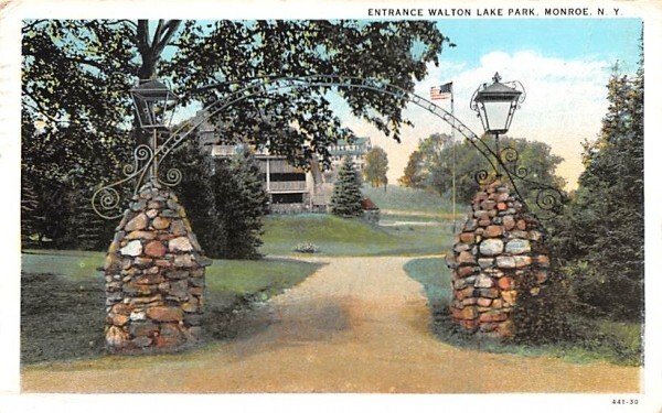 Entrance Walton Lake Park in Monroe, New York