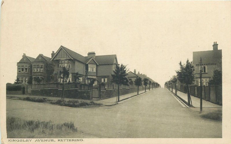 Postcard England Kettering Kingsley Avenue