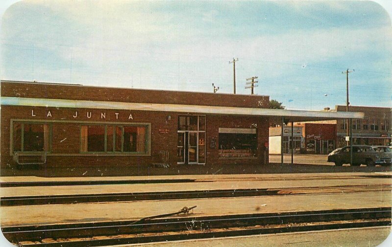 Postcard 1950s Colorado La Junta Santa Fe Railroad Station Sanborn 23-535