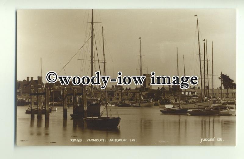 h1060 - The Harbour , Yarmouth , Isle of Wight - postcard by Judges