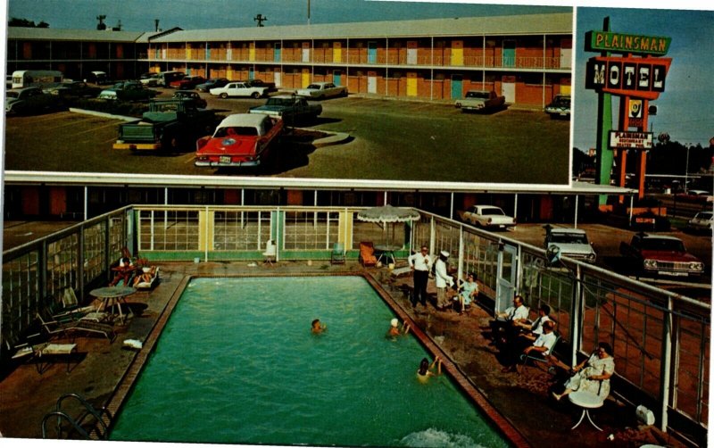 Postcard TX Amarillo The Plainsman Motel Routes 66 & 60 Swimming Pool 1960s S59