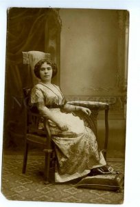 499374 RUSSIA Young Lady THRONE Pillow ART NOUVEAU Table Vintage REAL PHOTO