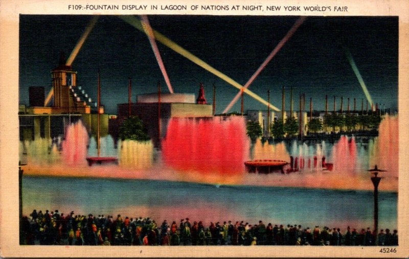 Expos New York World's Fair 1939 Fountain Display In Lagoon Of Nations A...